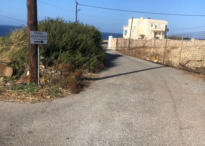 Family Big Apartment Next To The Sea 2-5 People